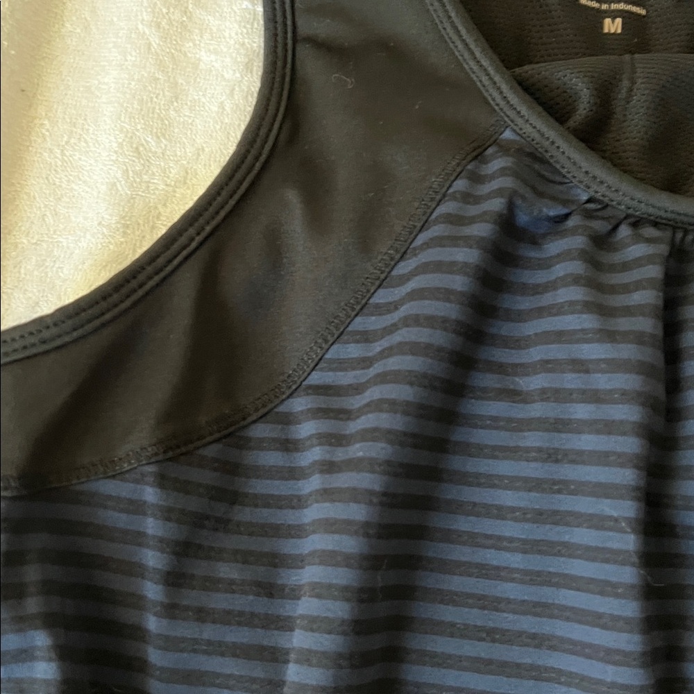 Athleta Exercise Top - Picture 2 of 6